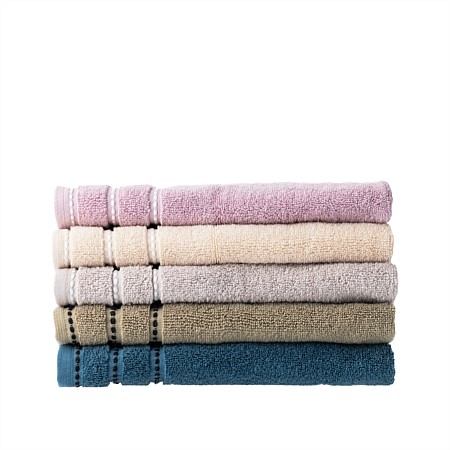 Design Republique Poppy Dobby Zero Twist Hand Towel 